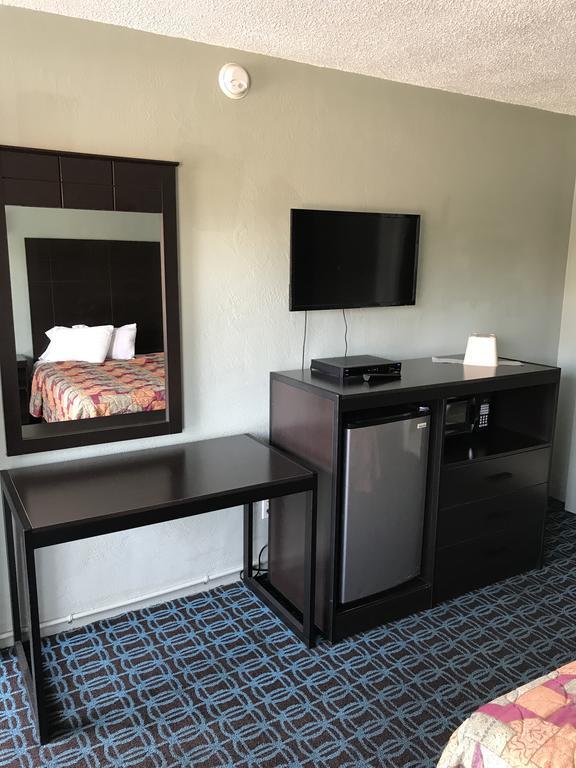 מודסטו Economy Inn מראה חיצוני תמונה