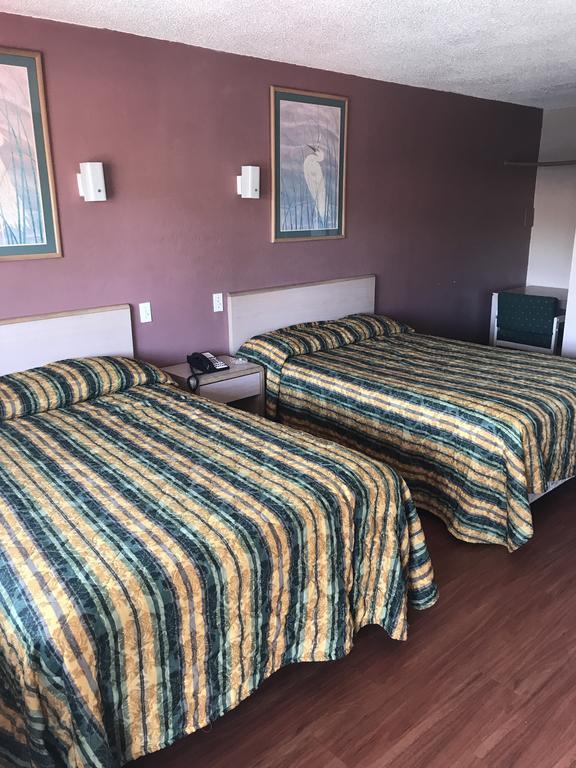 מודסטו Economy Inn מראה חיצוני תמונה